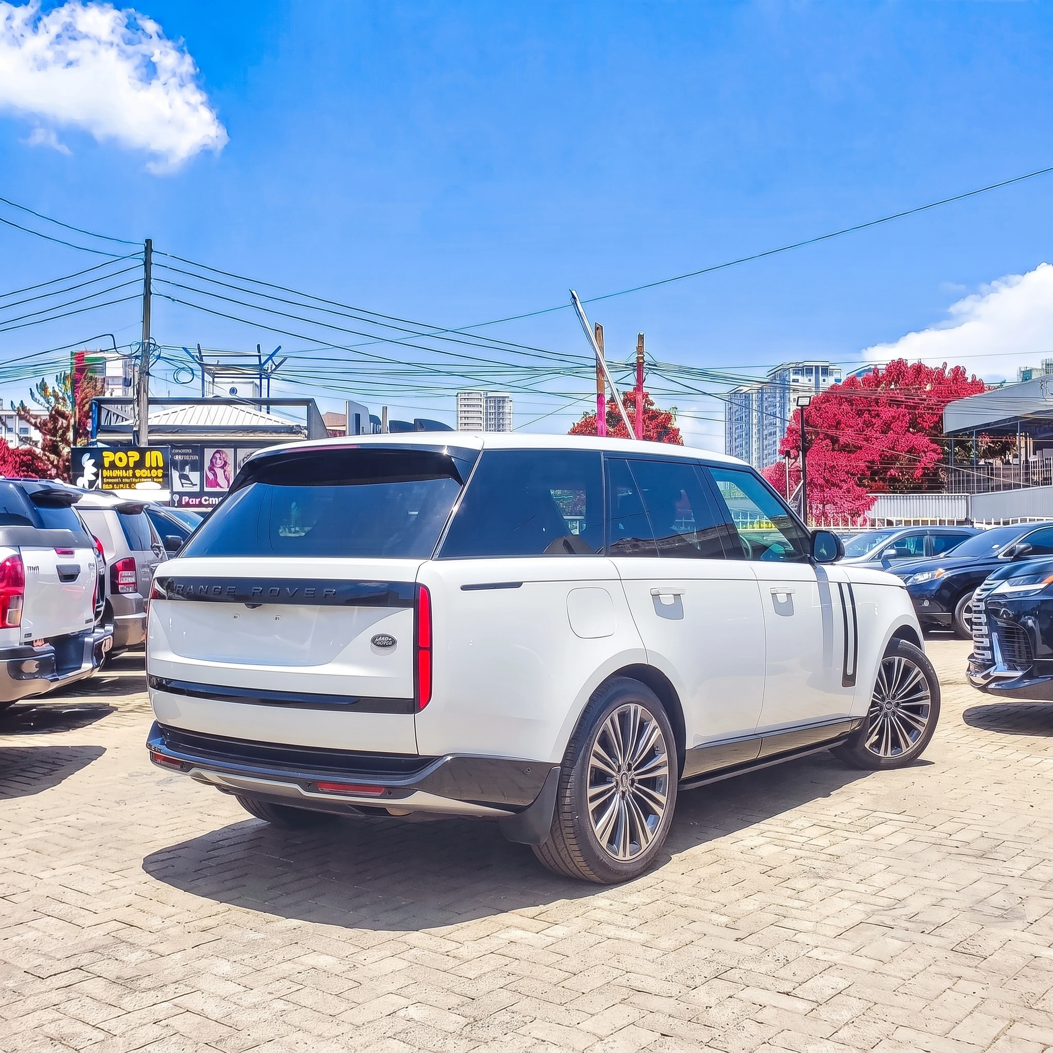2023 Range Rover Vogue — Photo 2