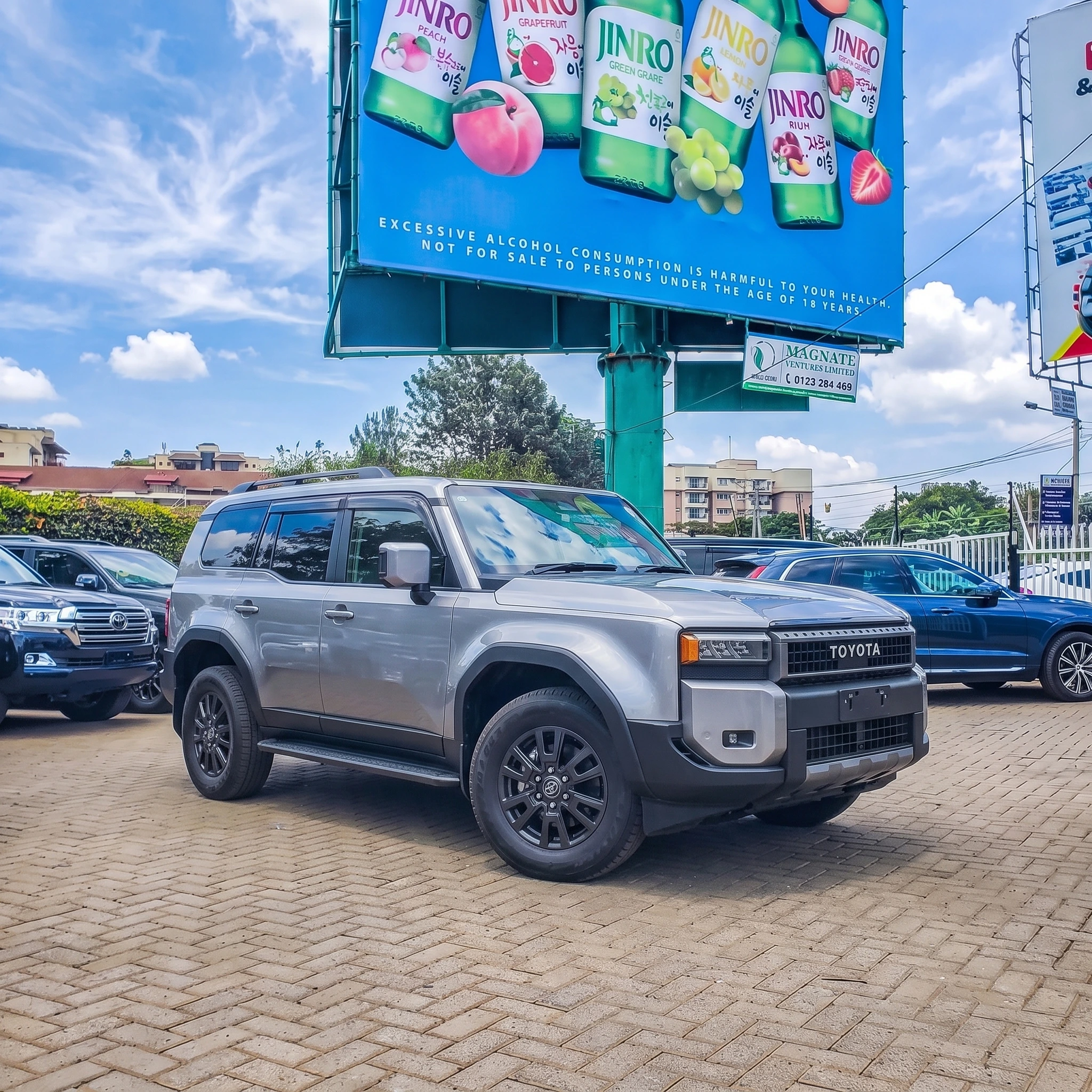 2024 Toyota Land Cruiser Prado — Photo 3