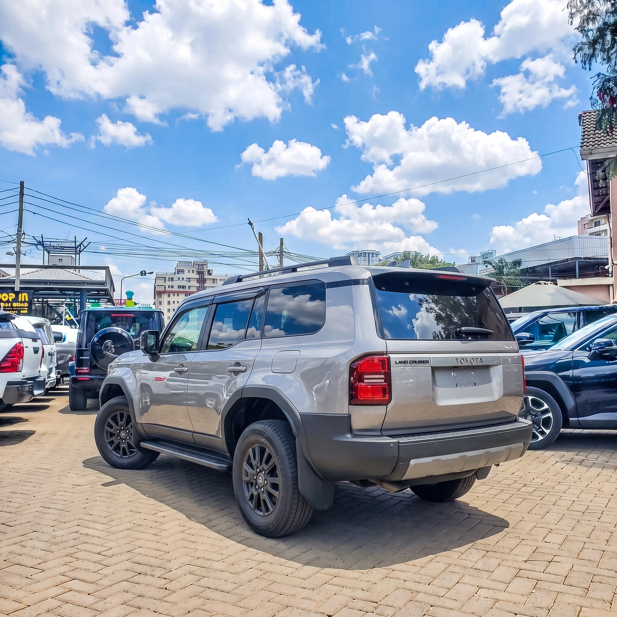 2024 Toyota Land Cruiser Prado — Photo 4