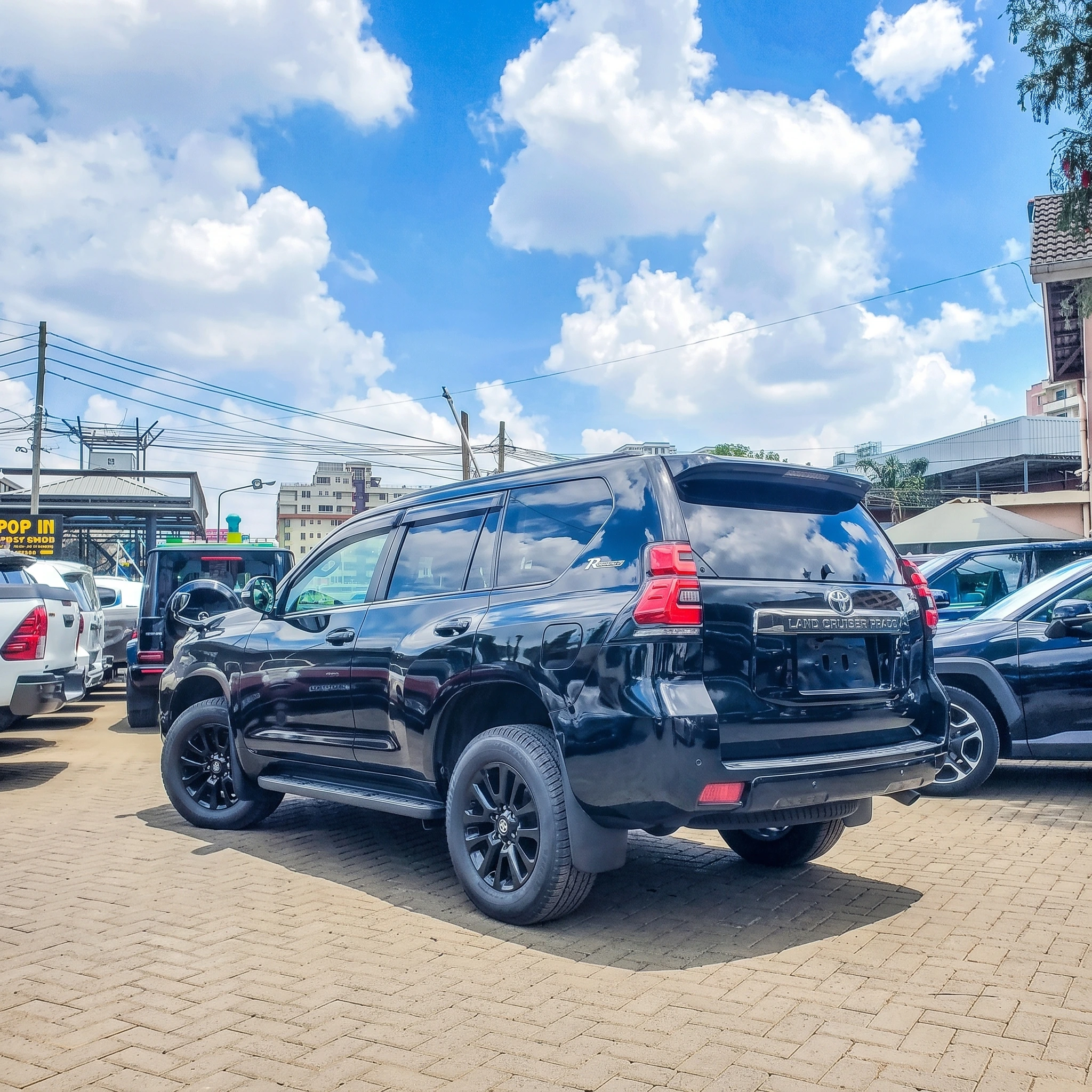2021 Toyota Land Cruiser Prado — Photo 4